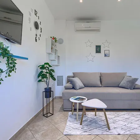 Nyaraló Branka By Interhome Štinjan